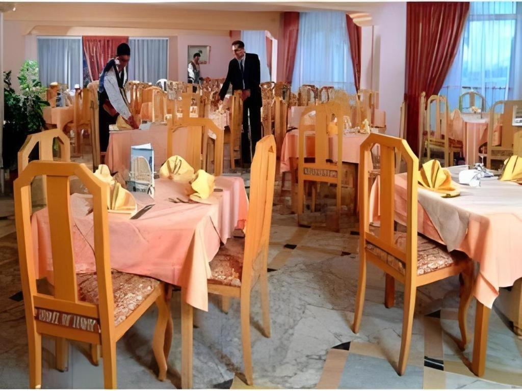 Palace 4*